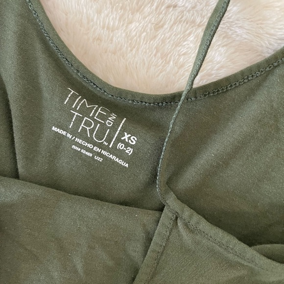 Bundle of Tank-tops - Picture 9 of 13